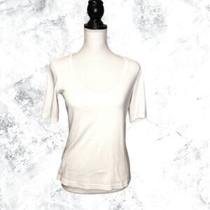 Tommy Bahama Women's White V-Neck 1/2 Sleeve Top - Small